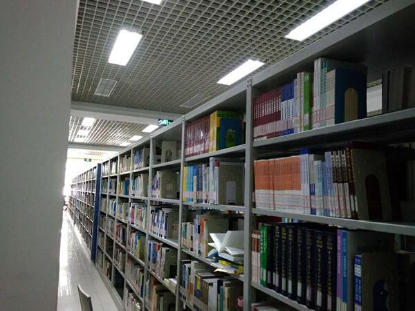 中国传媒大学图书馆 (3)